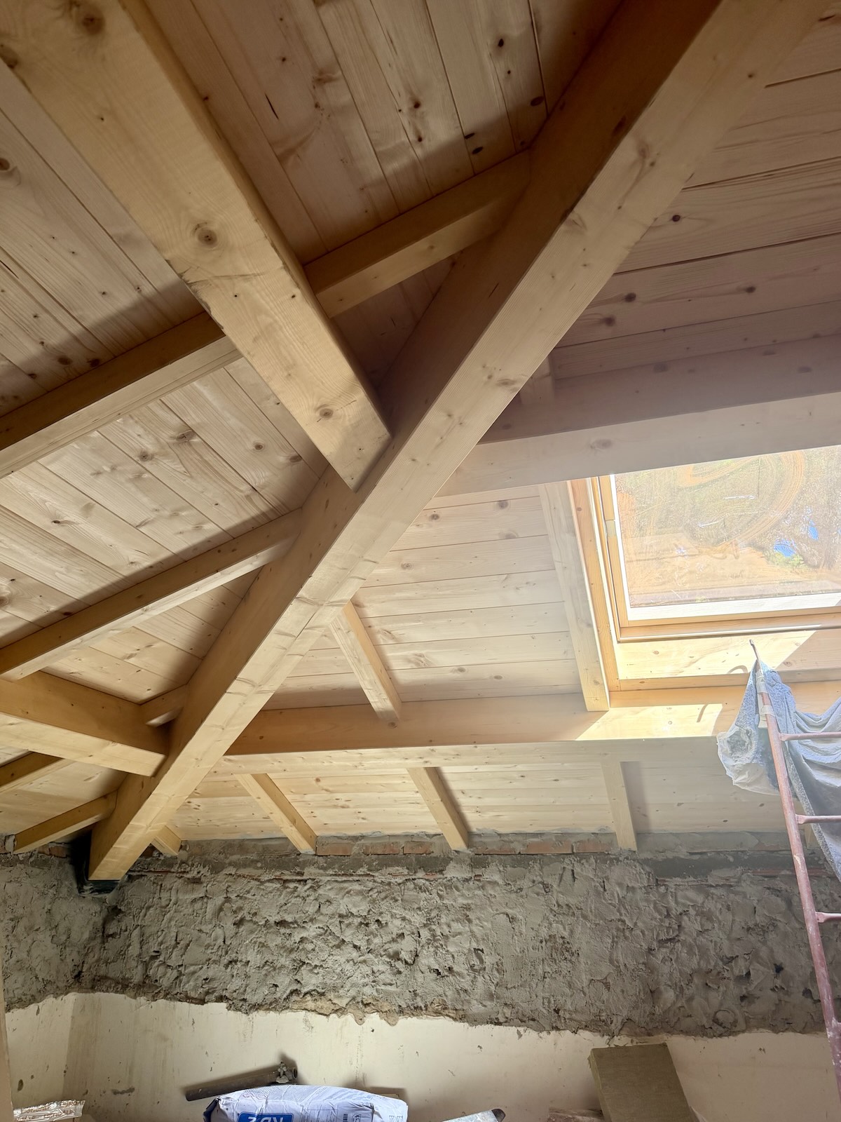 tetto i legno lamellare autoportante realizzato a Quercianella, Toscana