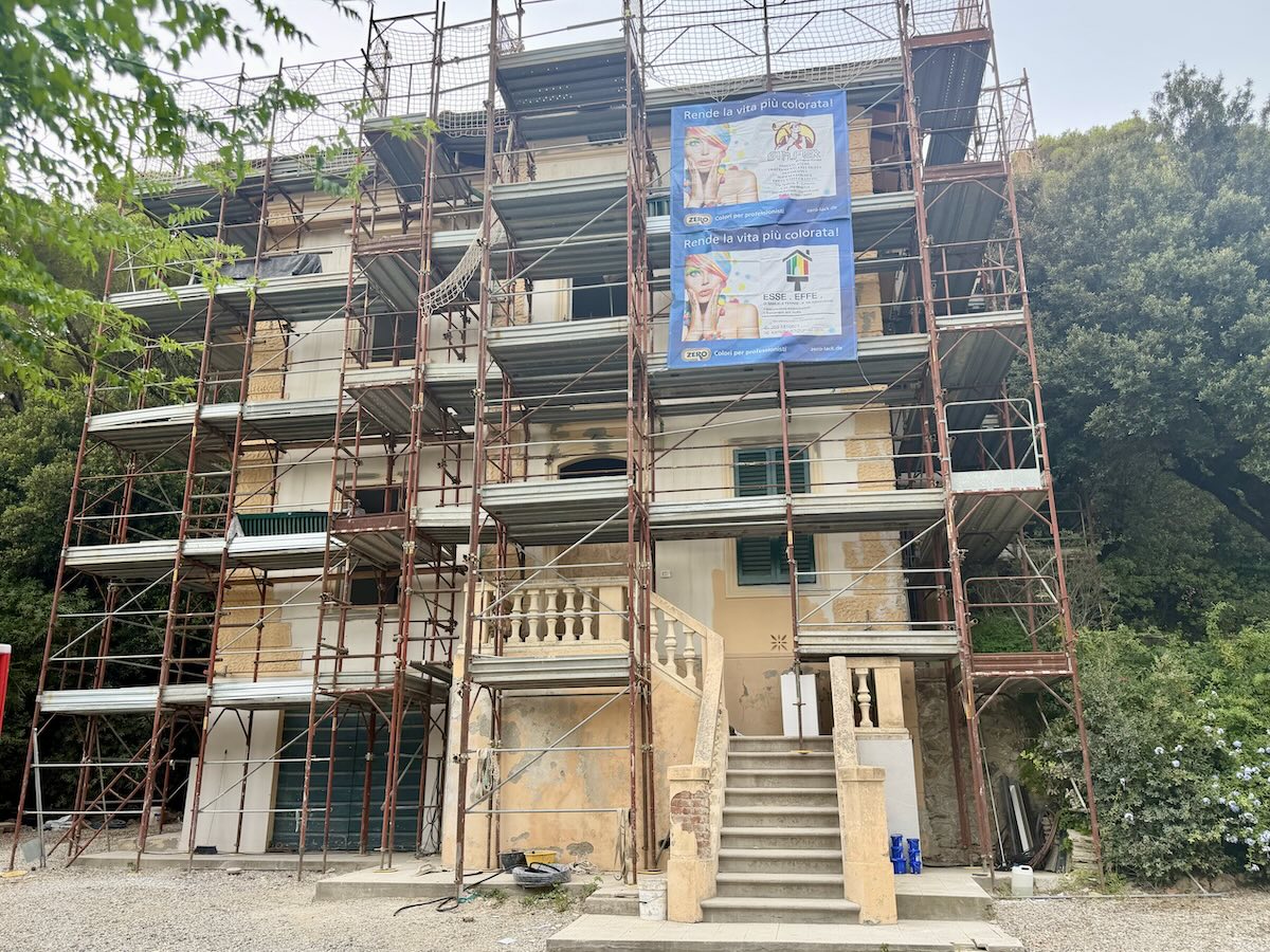 Villa unifamiliare nuovo tetto in legno lamellare